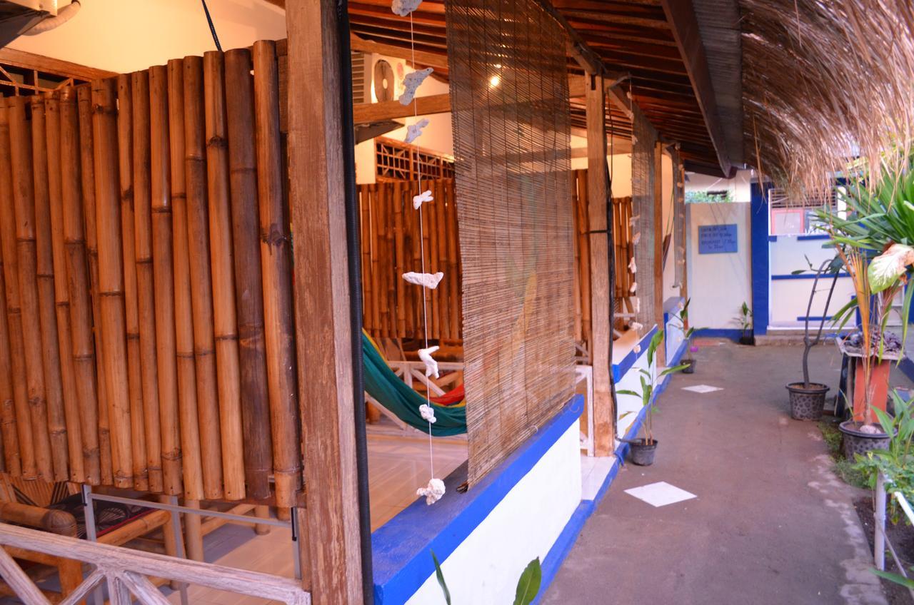 Blue Whale Guesthouse Gili Trawangan Extérieur photo